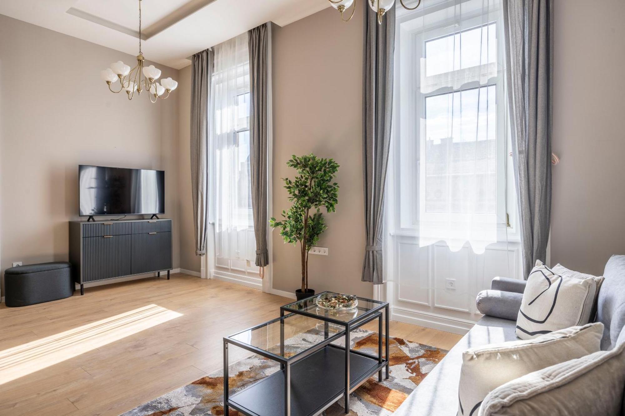 Exclusive N' Spacious Elizabeth Central Suite Budapest Exterior foto